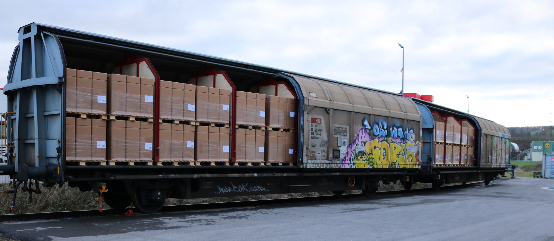 Headerbild mit Rolle aus Kraftliner für die Herstellung der Fibertrommeln